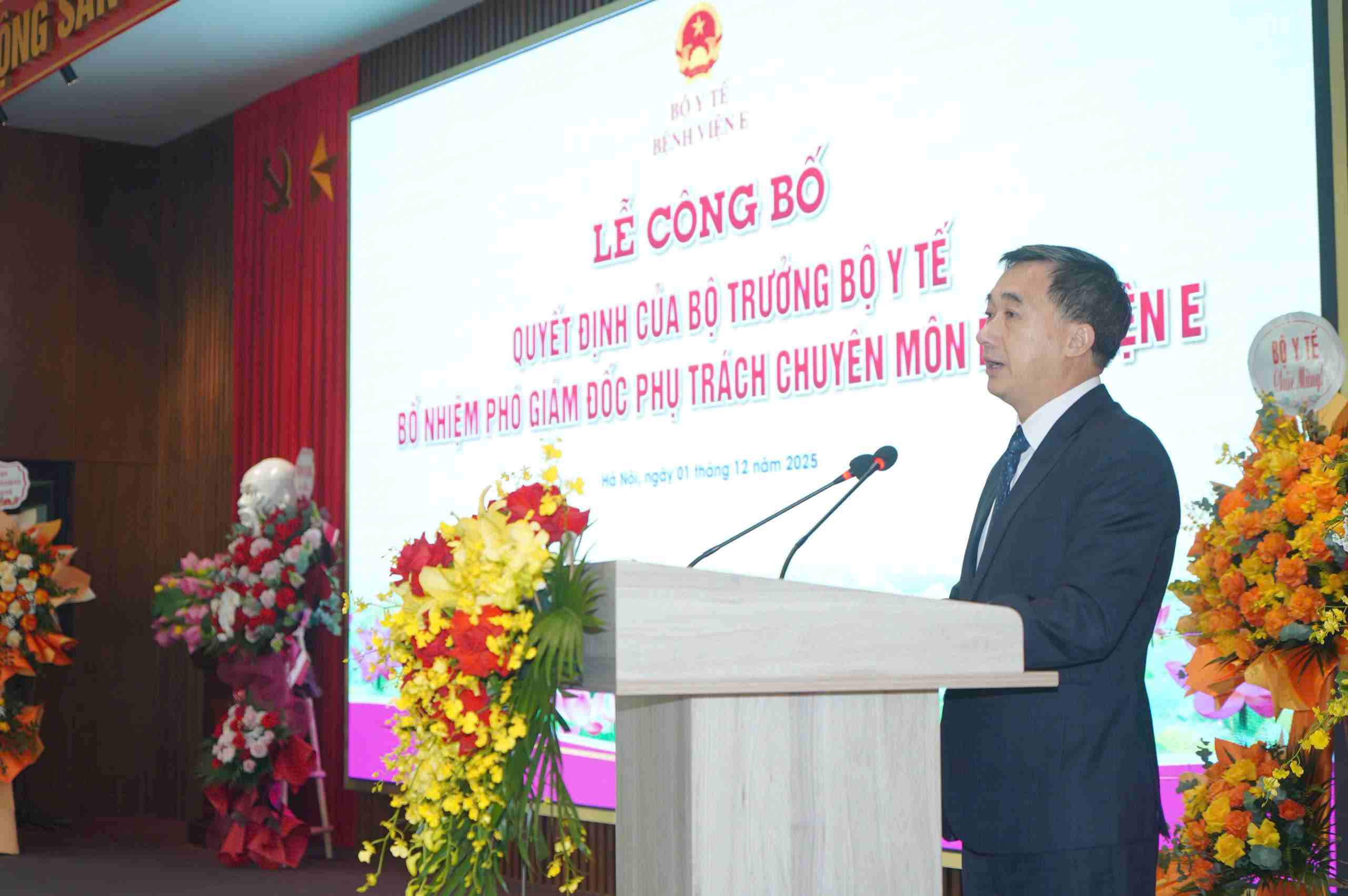 Thu truong Bo Y te Tran Van Thuan phat bieu tai buoi le. Anh: Minh Vu