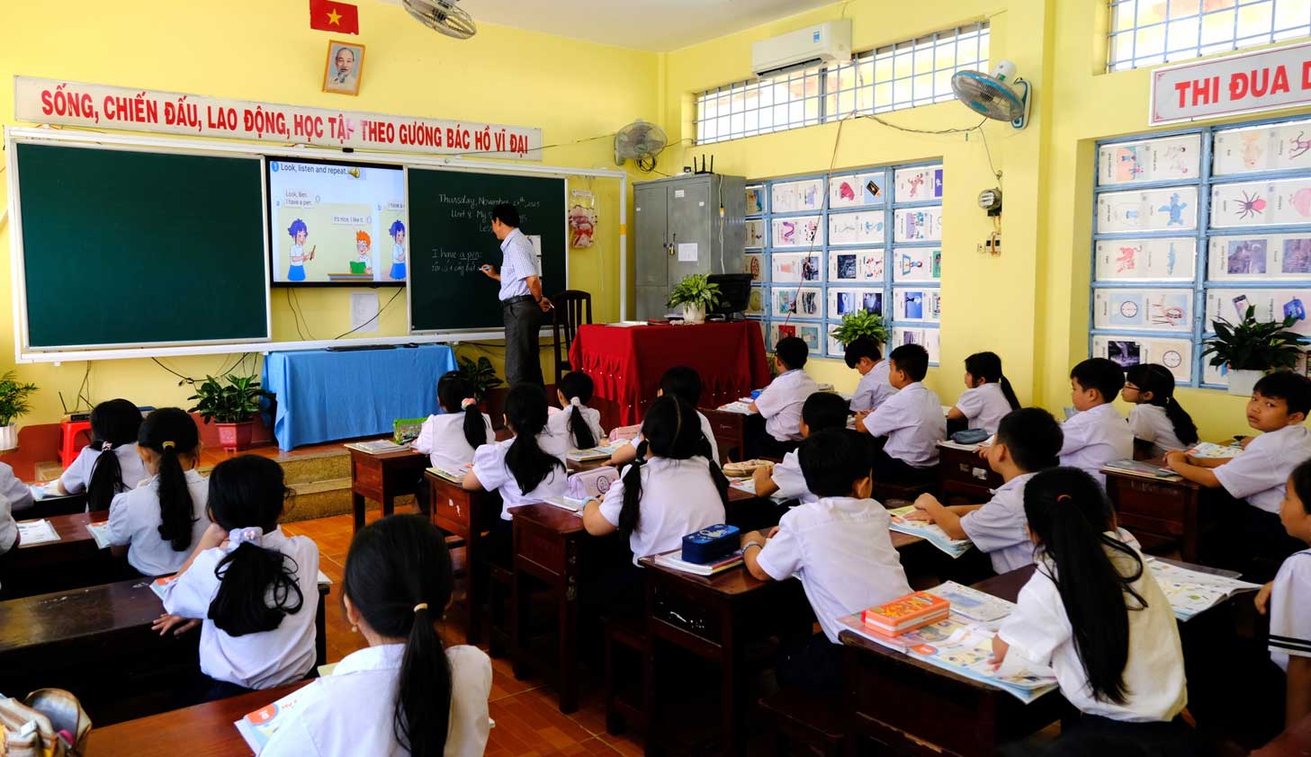 Hoc sinh Truong tai phong Tieng Anh. Anh: My Ly