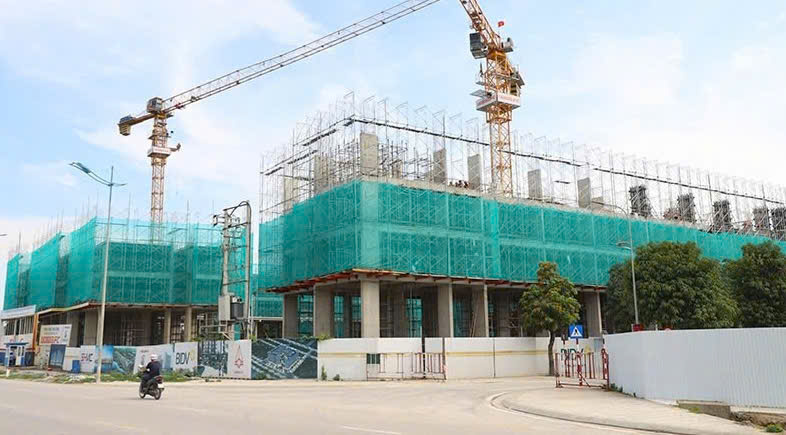 Khu nha o xa hoi do Tap doan Vingroup thuc hien thu hut nguoi mua vi co vi tri dep, chat luong xay dung tot. Anh: Xuan Hung 