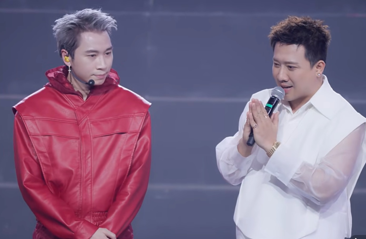 Tran Thanh danh loi khen cho tiet muc cua Karik. Anh: Cat tu video.