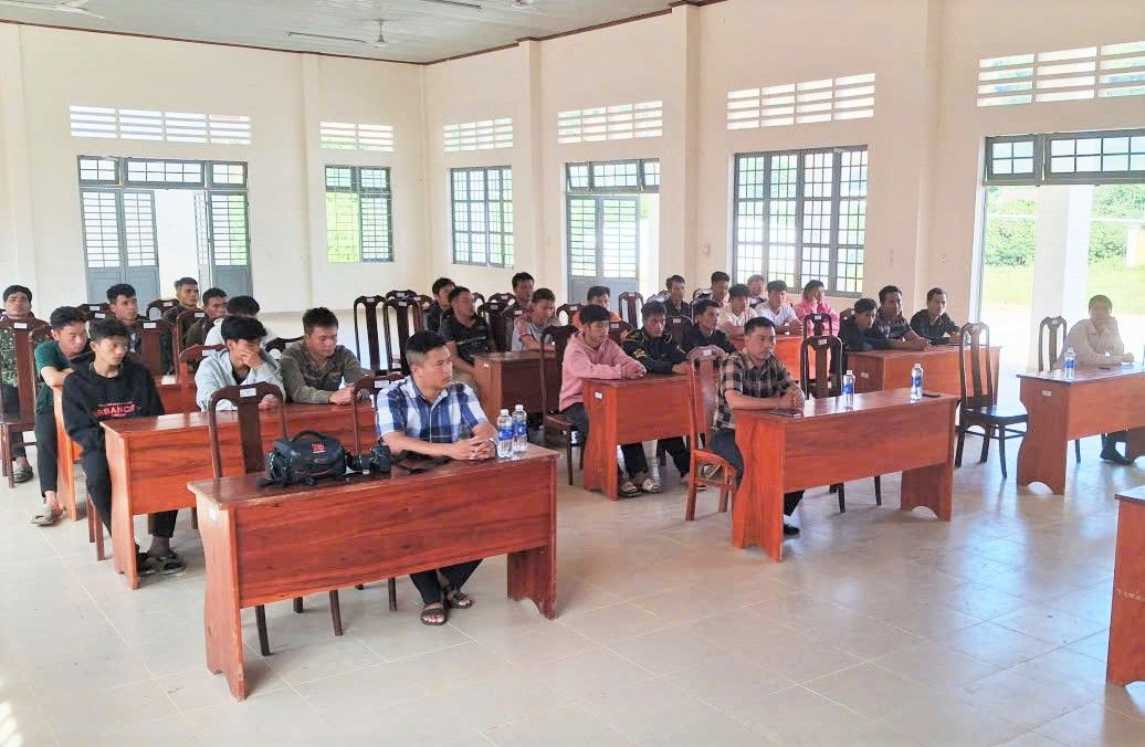 Cac hoc vien nguoi dong bao dan toc thieu so xa Dam Rong 2 tham du le khai giang cac lop dao tao nghe. Anh: Phuc Khanh