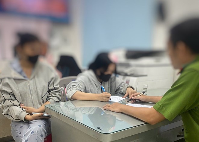 24h Education: A student has to be hospitalized for a fight at school; The trend of abandoning high school transcripts. Photo: Trung My Tay Ward Police