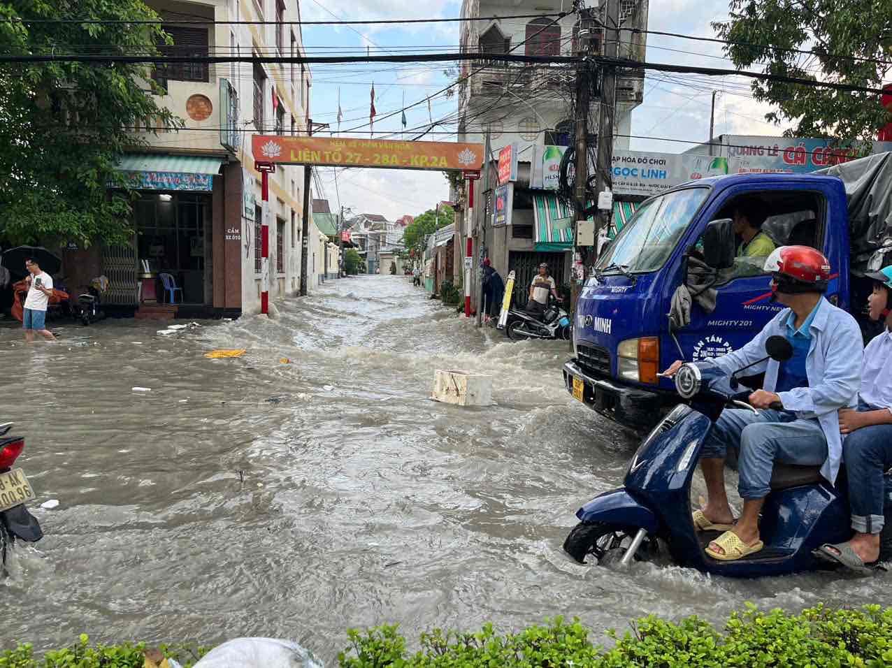 Dong Nai 省 Trang Dai 区 Dong Khoi 通りで浸水。資料写真:HAC