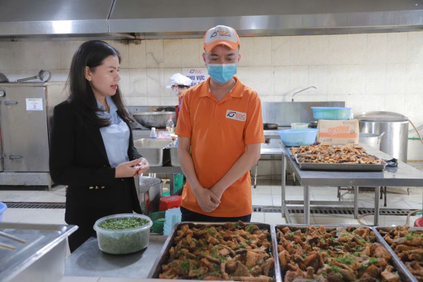 Ms. Vu Thi Sam - Chairwoman of the Trade Union of GGS Vietnam Co., Ltd., is enthusiastic about trade union activities and professional tasks. Photo: Character provided