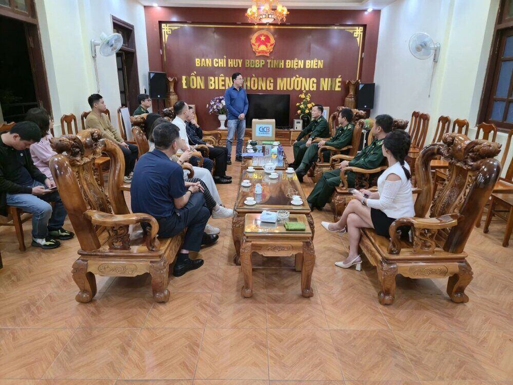 Ong Le Anh Tuan, Chu tich Cong doan CIC phat bieu tai le trao tang. Ảnh: CIC