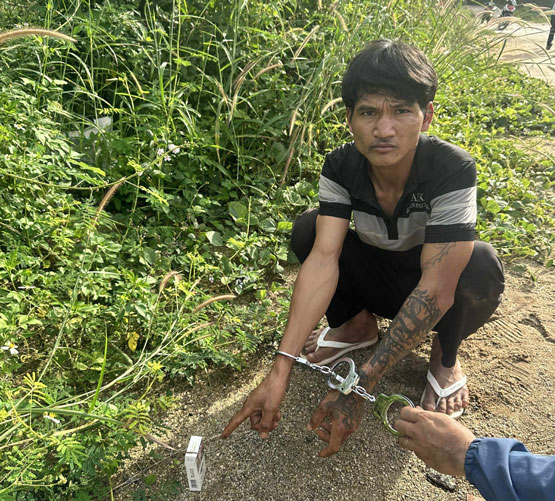 Đối tượng Gin nghiện ma tuý đá, bị bắt để điều tra về hành vi trộm cắp tài sản. Ảnh: Thanh Tuấn 