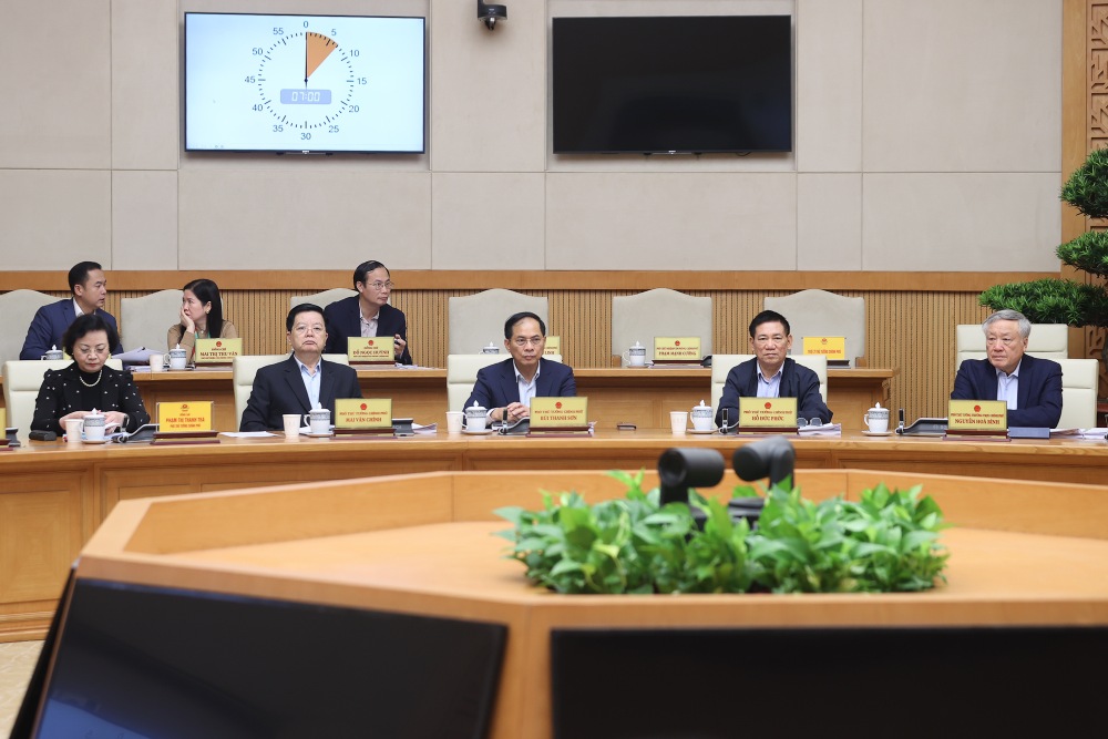 Cac Pho Thu tuong Chinh phu du phien hop (tu trai qua phai): Pham Thi Thanh Tra, Mai Van Chinh, Bui Thanh Son, Ho Duc Phoc, Nguyen Hoa Binh (Pho Thu tuong Thuong truc). Anh: VGP/Nhat Bac  