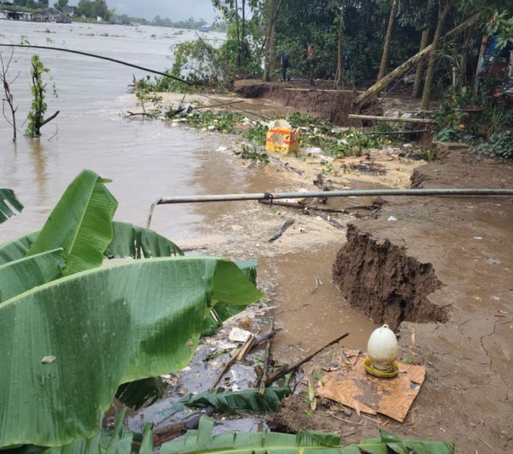 Hien trang khu vuc sat lo. Anh: Bien phong cung cap