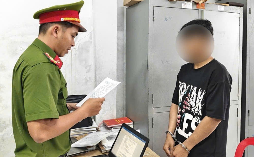 Đối tượng gây ra vụ cướp giật điện thoại của bé L. Ảnh: Nghiêm Túc