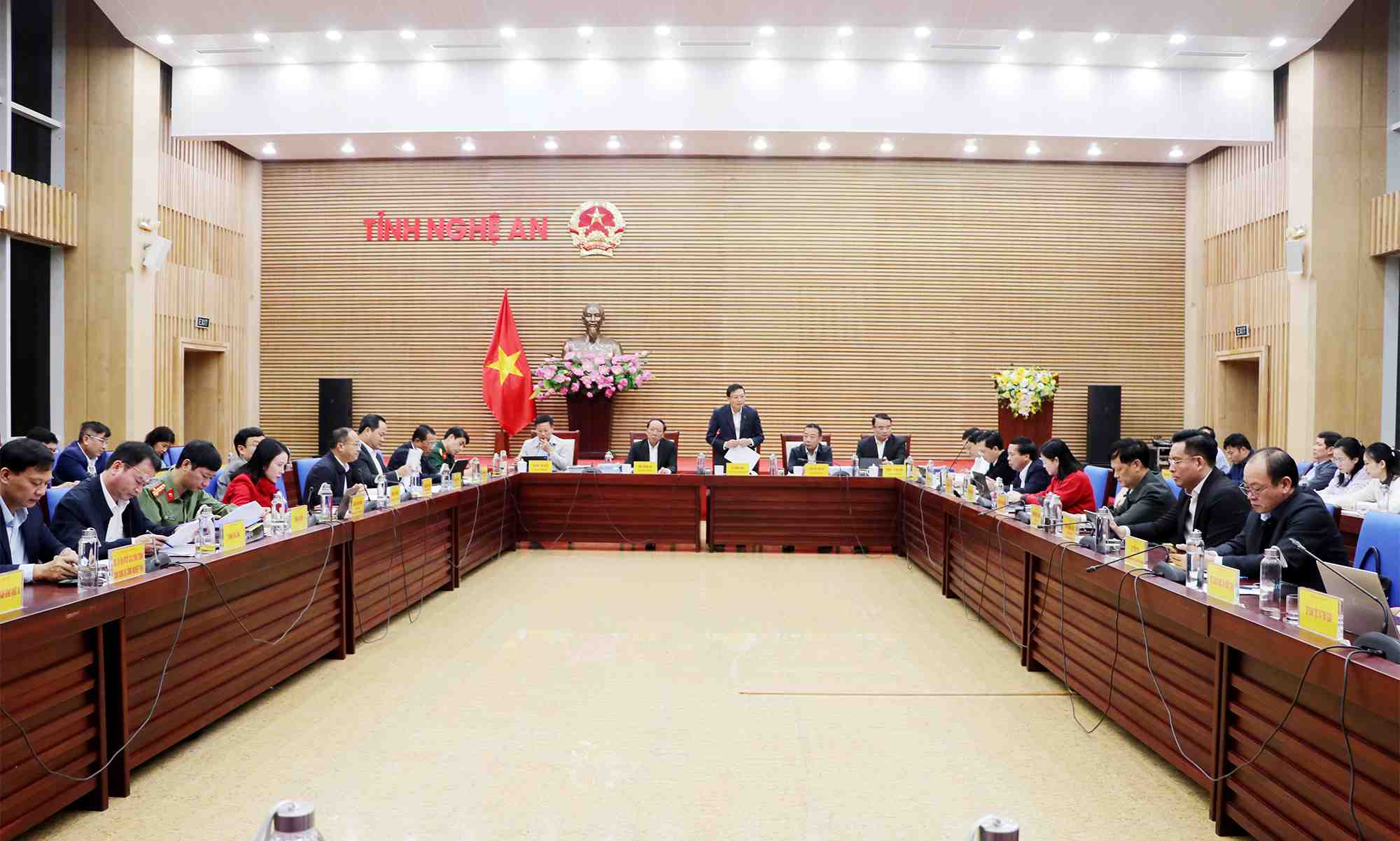 Nghe An Provincial People's Committee continues to reorganize the apparatus of the provincial government in accordance with the direction of the Central Government. Photo: PHAN QUYNH