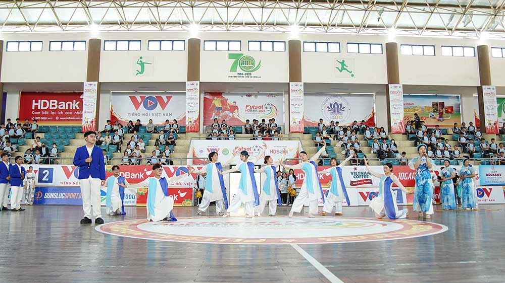 Trinh dien van nghe trong le khai mac. Anh: Thanh Vu