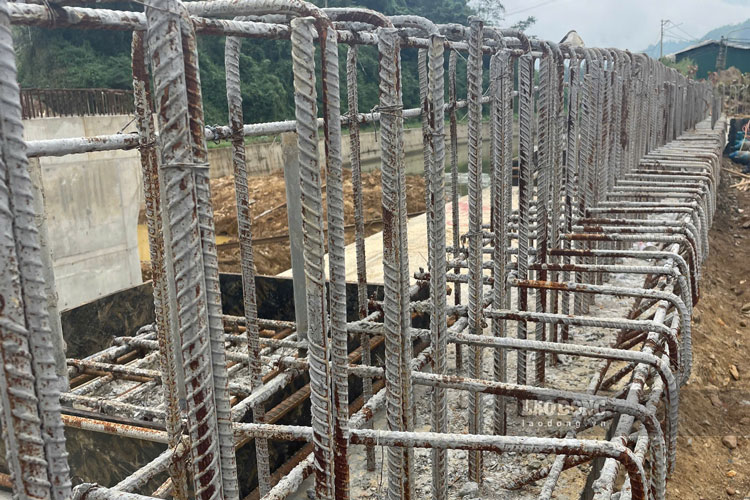 Viec nang cap, mo rong nut giao giup hoan thien cac tuyen noi. Anh: Dinh Dai