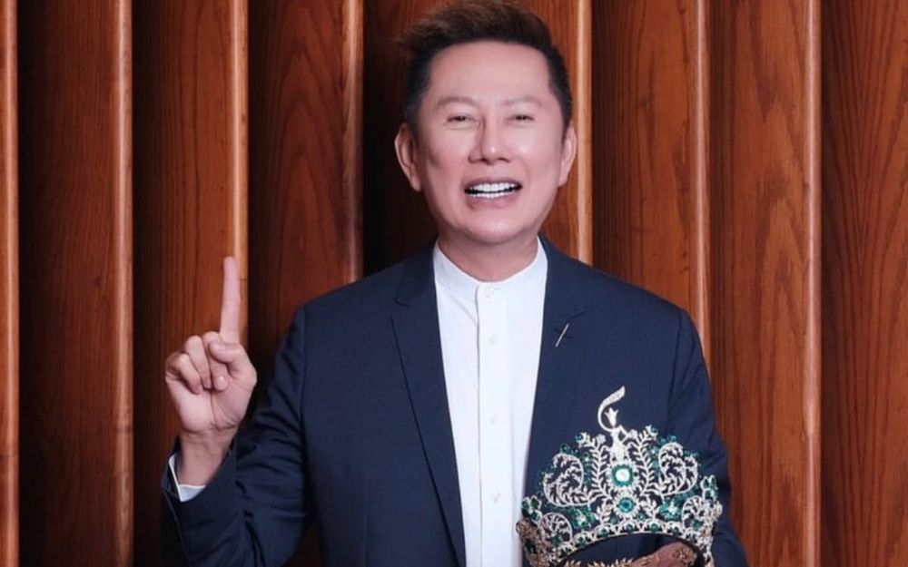 Ong Nawat hien la nguoi to chuc cuoc thi Miss Universe tai Thai Lan. Anh: Sen Vang.