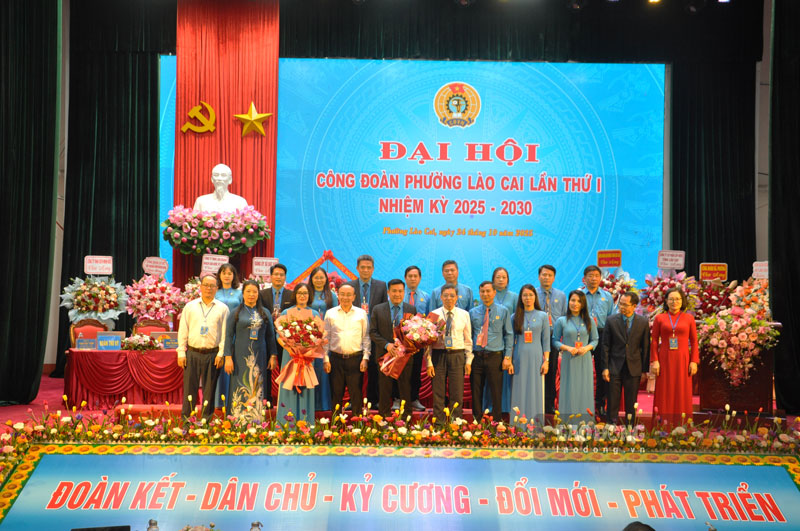Ra mat Ban Chap hanh Cong doan phuong Lao Cai nhiem ky 2025-2030. Anh: Dinh Dai 