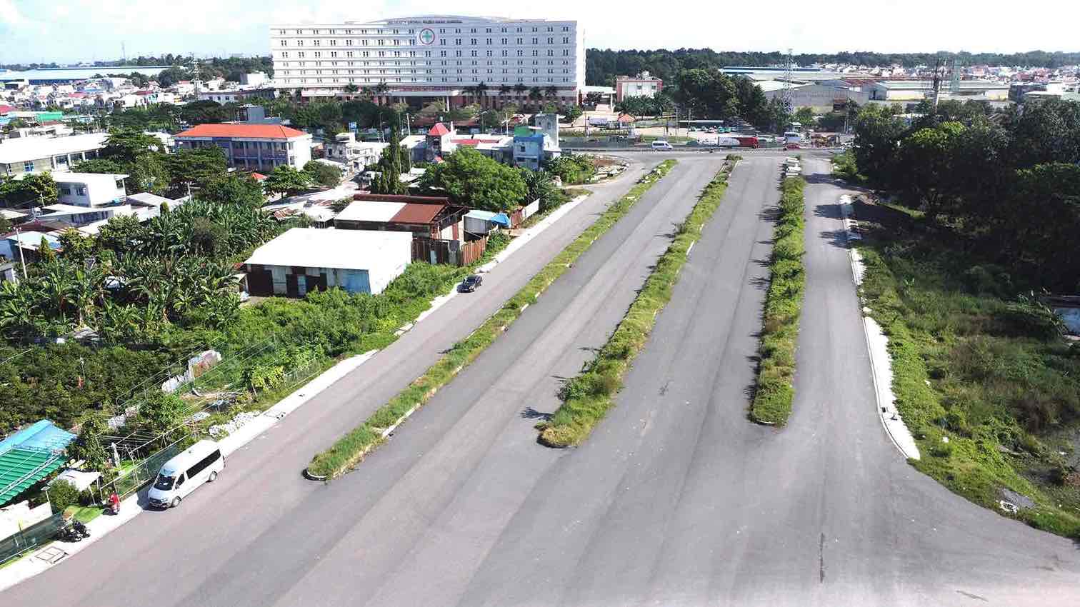 Duong Huong lo 2 (doan 1) duoc tham nhua. Anh: HAC