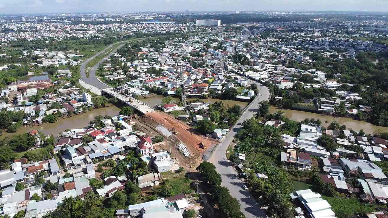 Hang muc cau An Hoa 2 dang duoc thi cong de ket noi vao tuyen duong hien huu. Anh: HAC