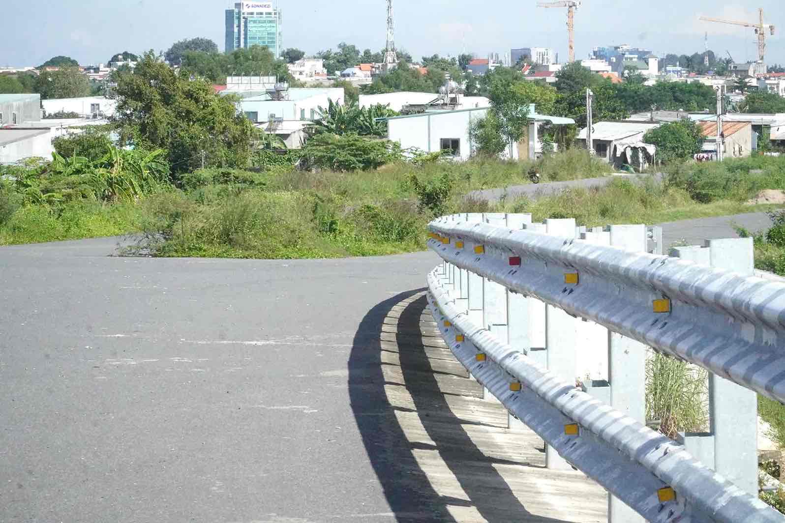 Duong Huong lo 2 doan cau An Hoa 2. Anh: HAC 