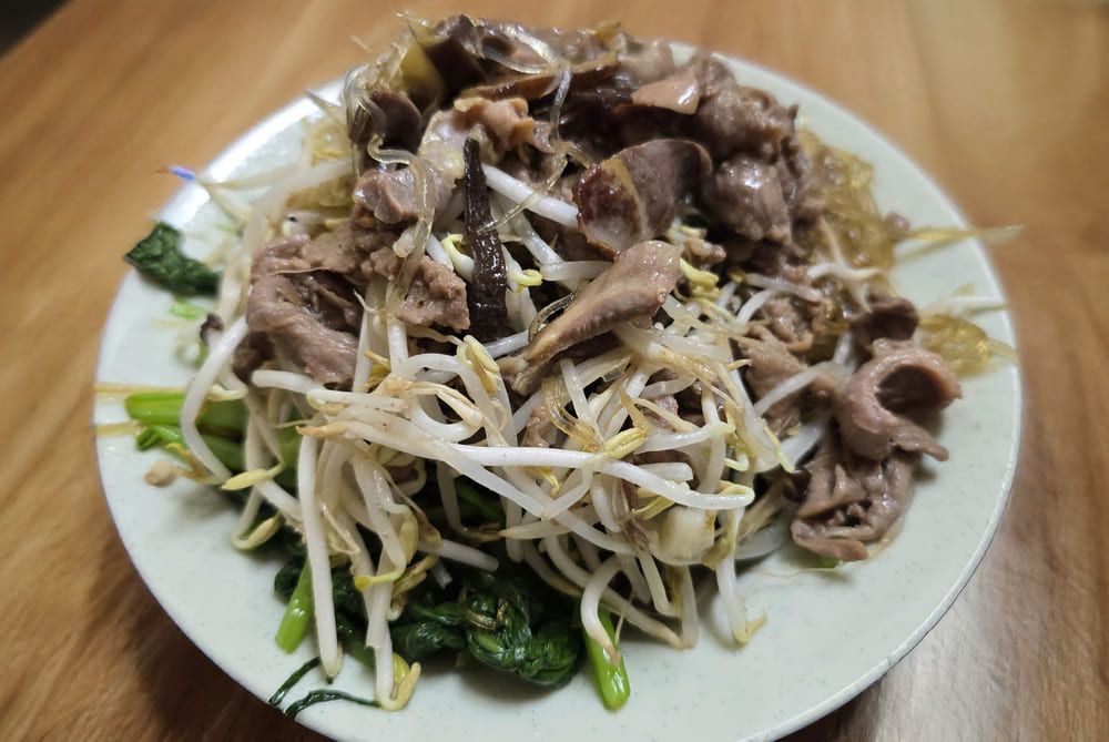 콩나물 볶음 당면은 간단한 재료로 쉽게 만들 수 있습니다. 사진: 뚜언 닷