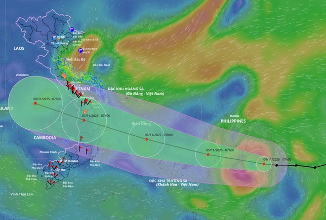 Dak Lak provincial authorities updated the location and path of storm Kalmaegi at 8:00 a.m. on November 4. Source: Vietnam Disaster Monitoring System