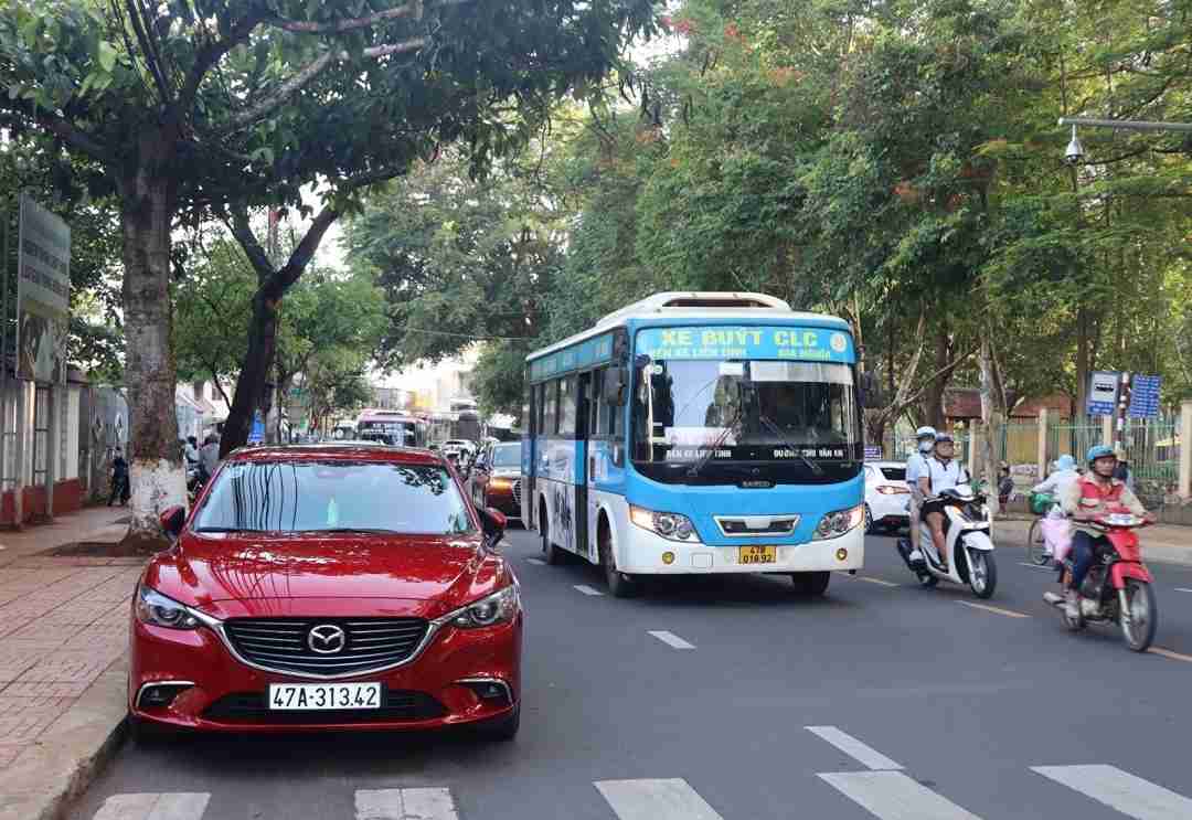 닥락성은 11번 버스 노선을 이용한 대중교통 노선 운행을 중단할 예정입니다. 사진: 호앙 뚜엣