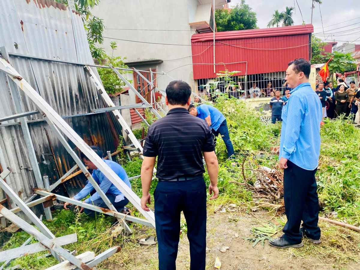 Thao do cong trinh tren dat cong ich o phuong Hung Dao. Ảnh: Cong TTDT phuong Hung Dao