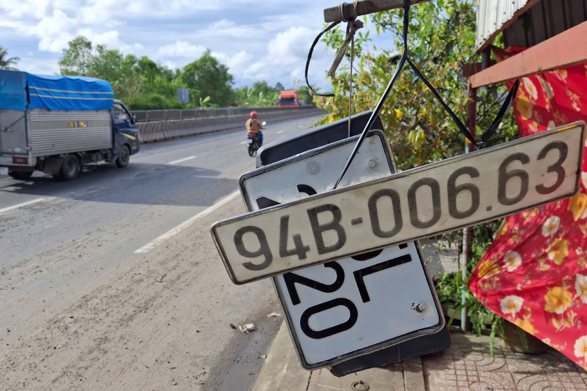 Nhieu bien so da bi bung. Anh: Ta Quang