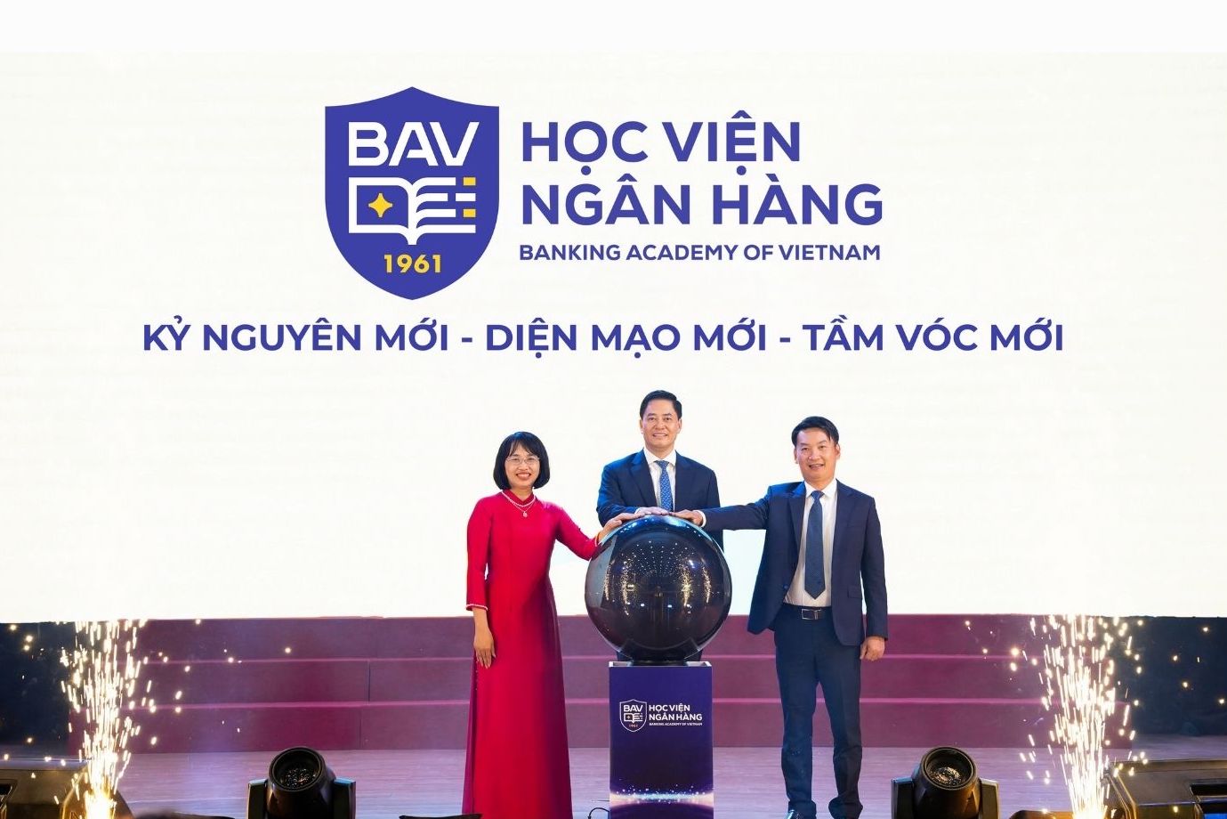 Hoc vien Ngan hang ra mat bo nhan dien thuong hieu moi, khang dinh ban sac hoc thuat va chien luoc hoi nhap quoc te.