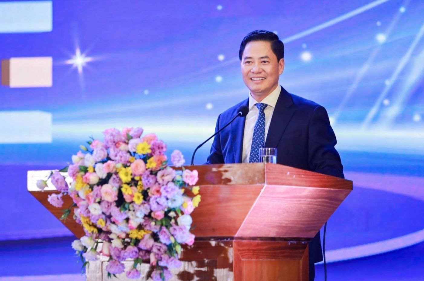 PGS.TS Bui Huu Toan - Bi thu Dang uy, Chu tich Hoi dong Hoc vien Ngan hang.