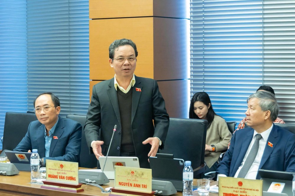 National Assembly delegate Hoang Van Cuong (Hanoi Delegation) proposed adding regulations to prevent the dispersion of assets of corrupt criminals. Photo: Pham Dong