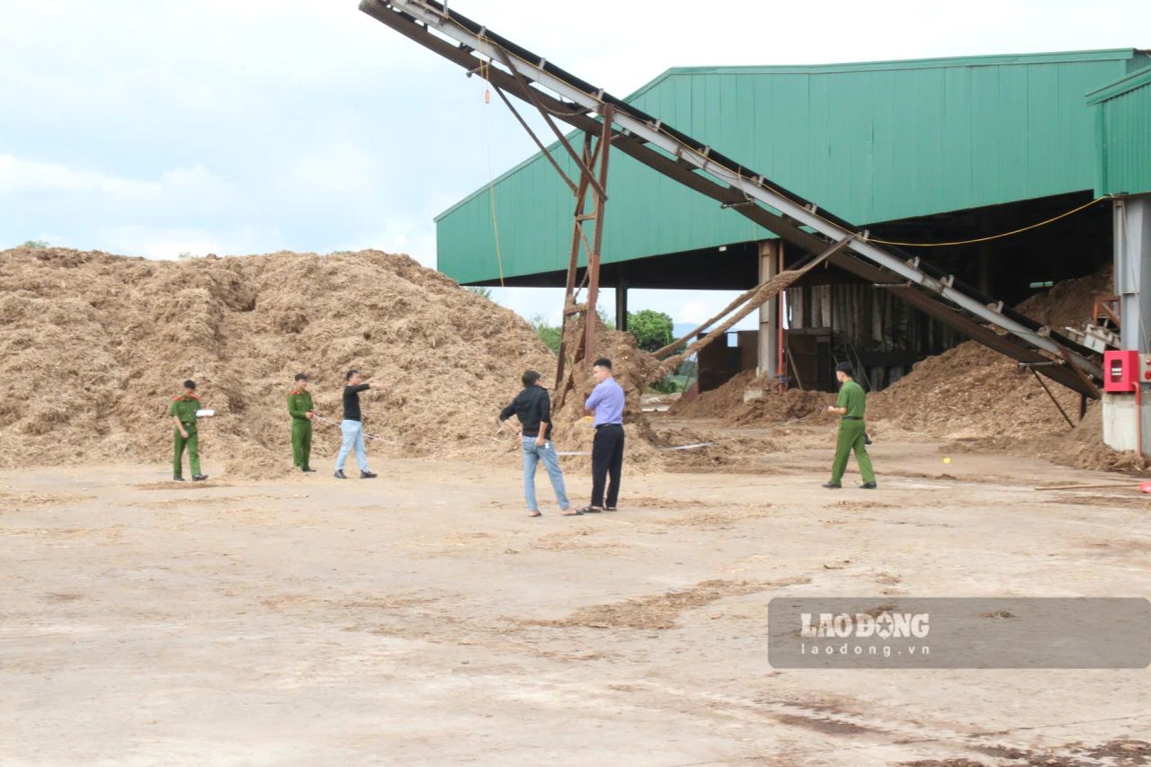 Hien truong vu tai nan lao dong khien 2 cong nhan thuong vong. Anh: Van Duc