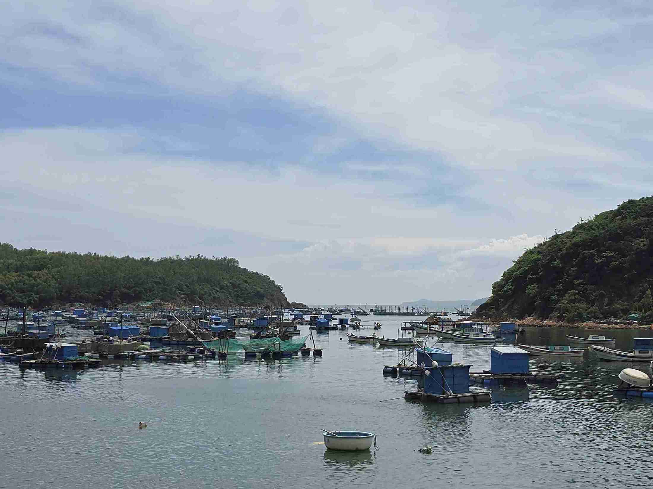 People and the coastal authorities of Dak Lak province have prepared response plans when storm No. 13 makes landfall. Photo: Minh Nguyet