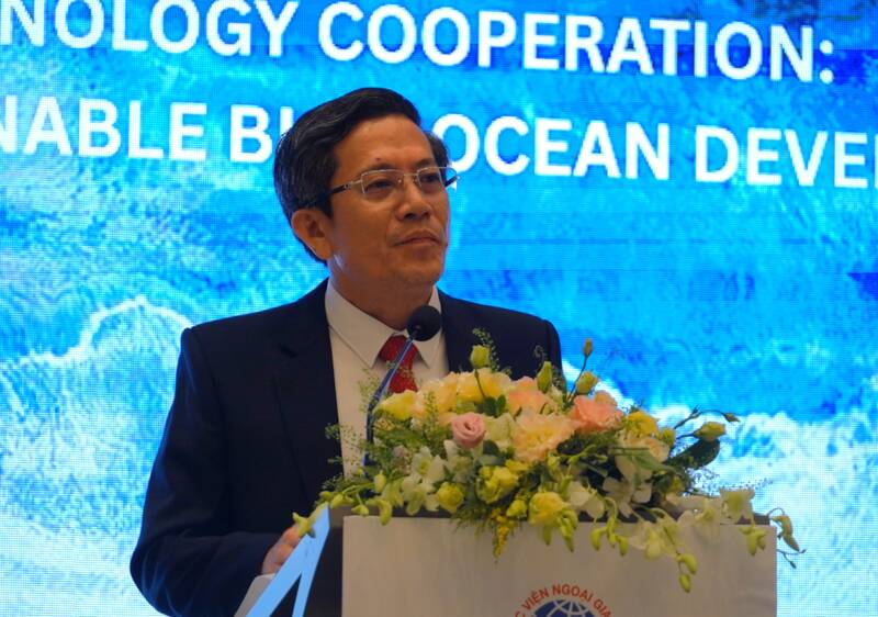 Ong Tran Nam Hung - Pho Chu tich UBND TP Da Nang phat bieu tai hoi thao. Anh: UBND TP Da Nang