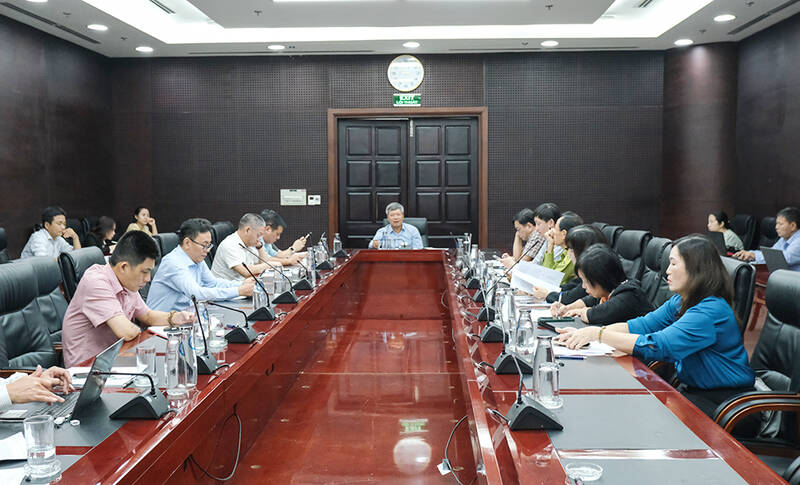 Vice Chairman of Ho Quang Buu City People's Committee chaired a working session with agencies and units on November 5. Photo: Da Nang City People's Committee
