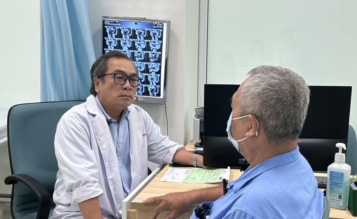 Nguoi benh den tai kham. Anh: Don vi cung cap