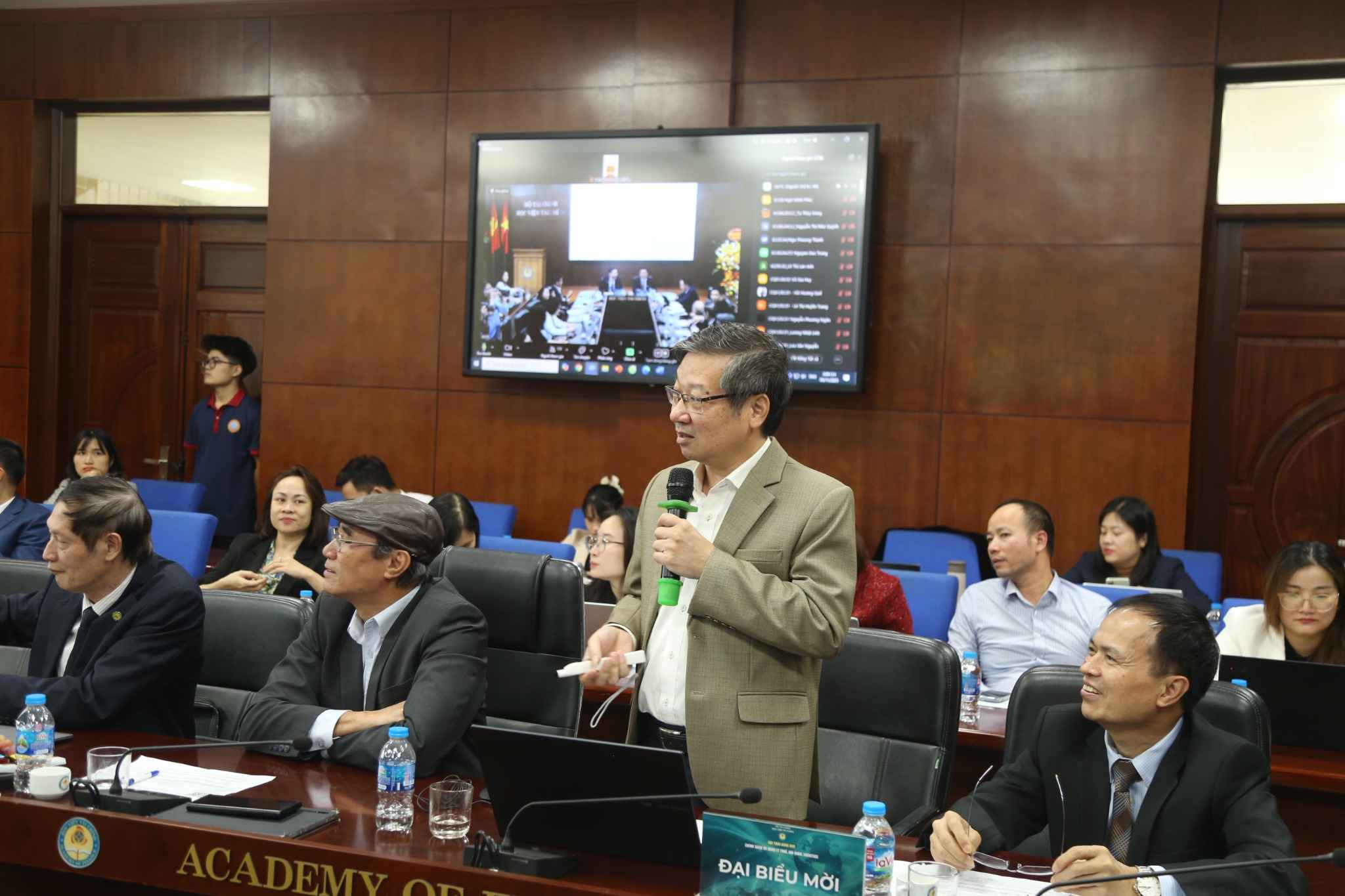 Associate Professor, Dr. Nguyen Van Hieu said that the new tax table could increase the tax burden. Photo: Organizing Committee