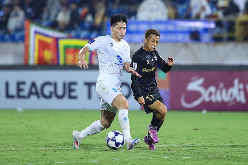 Cac cau thu Nam Dinh da co tran dau kho khan. Anh: Minh Dan