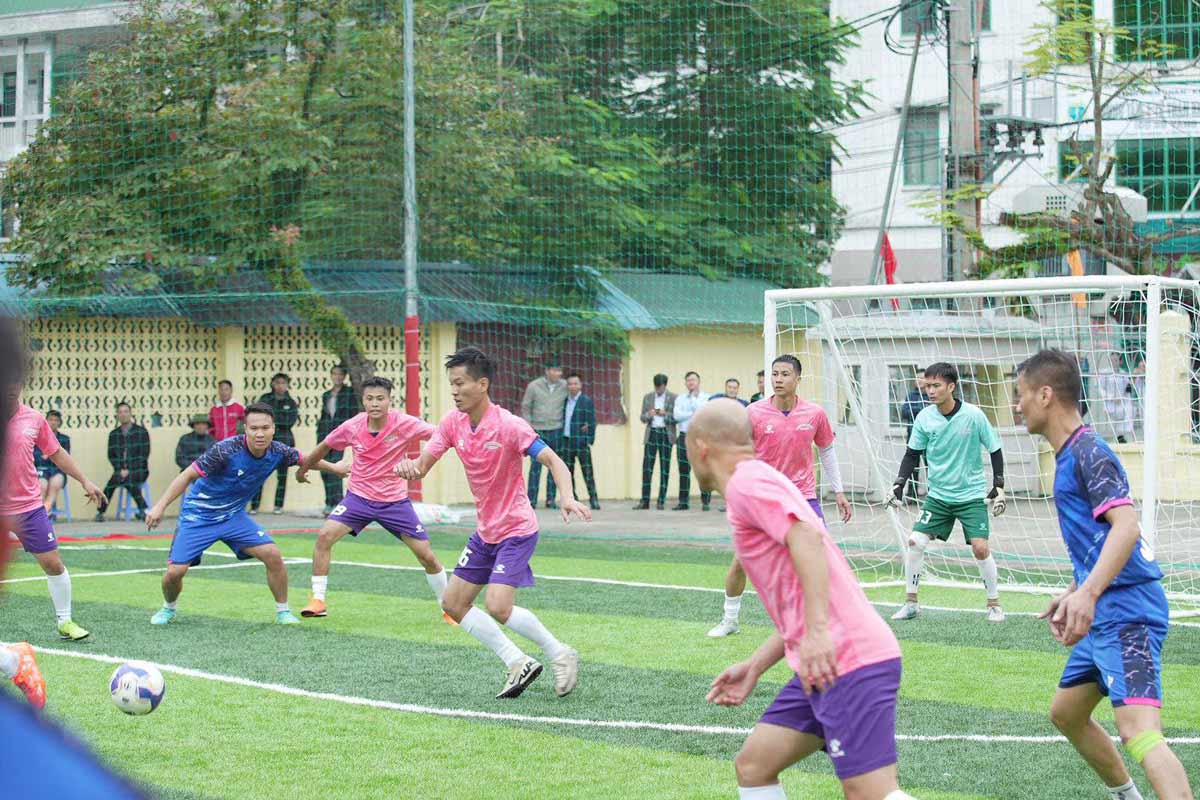 A phase of the tournament. Photo: Danh Vang Coal Company