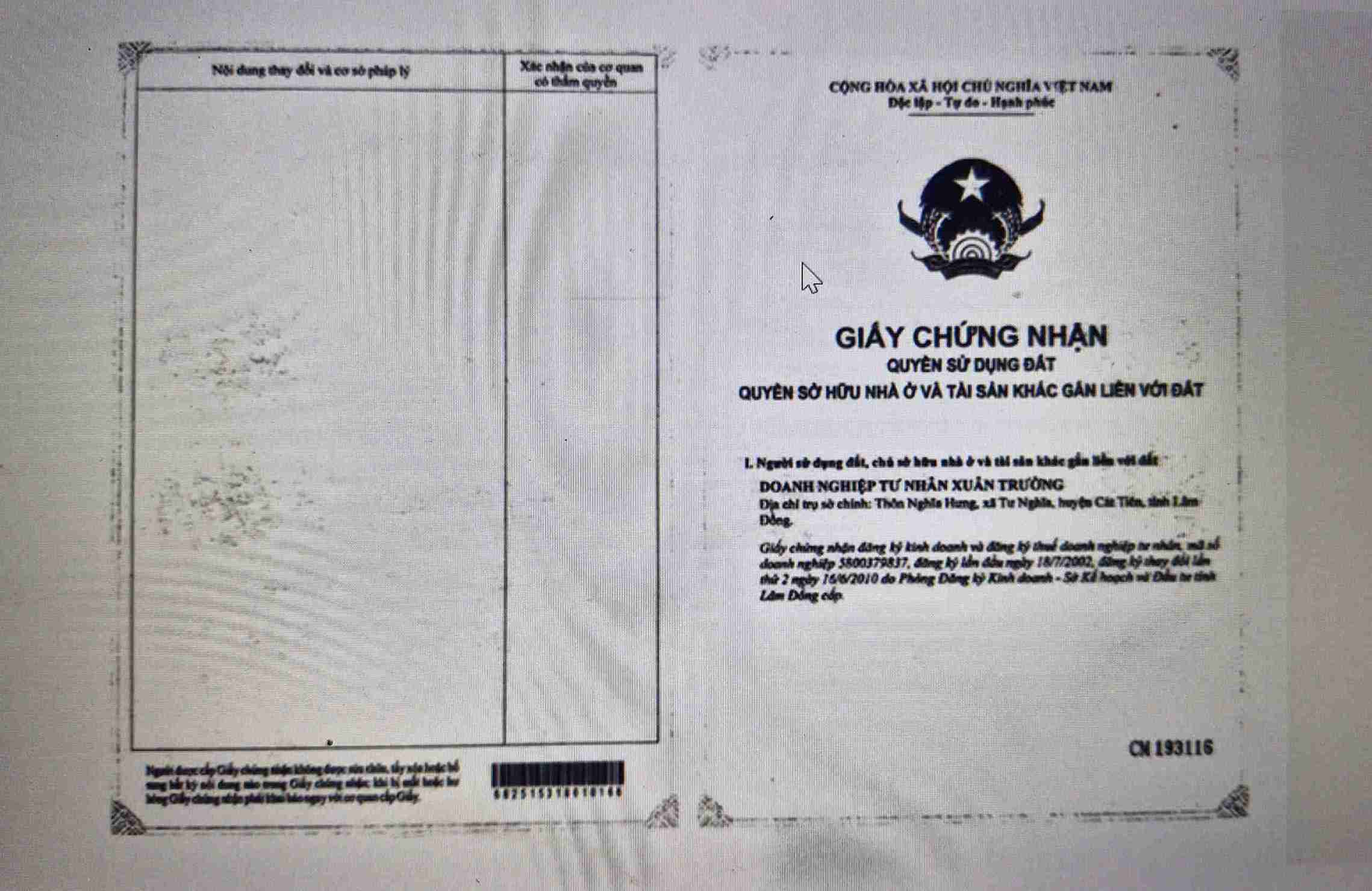 スアンチュオン民間企業の7,000平方メートルの土地使用権証明書のコピー。写真: フック・カーン