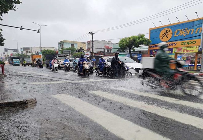 Da Nang let students stay home from school from the afternoon of November 6 to cope with storm No. 13. Photo: My Linh