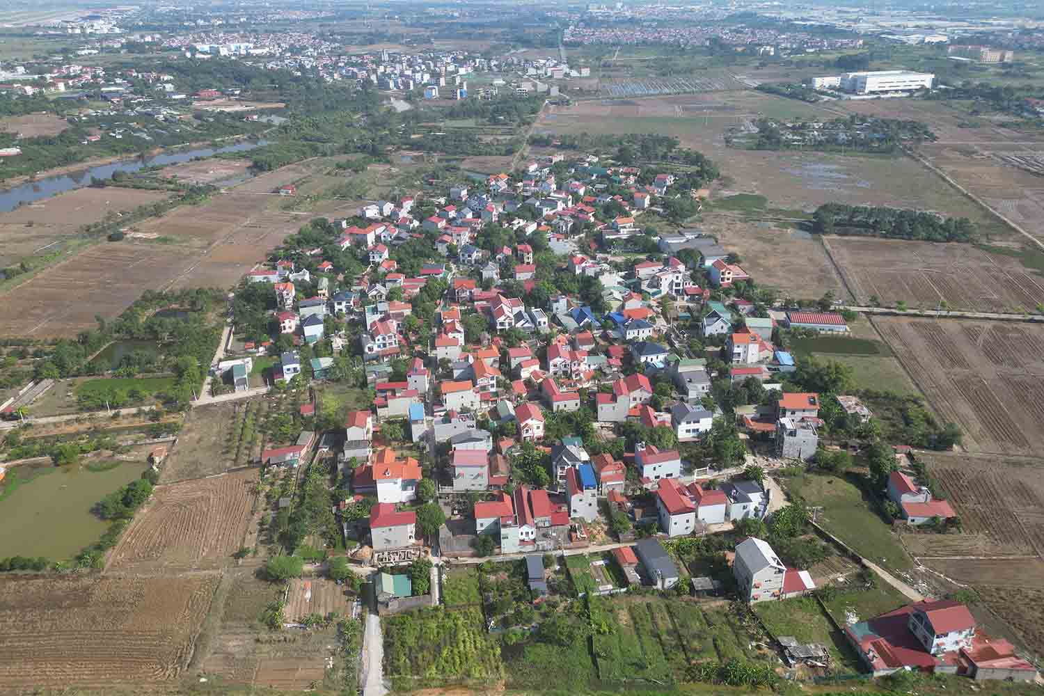 Hà Nội vừa ban hành quy định miễn, giảm tiền sử dụng đất đối với người có công với cách mạng và thân nhân liệt sĩ. Ảnh: Sóng Hữu 