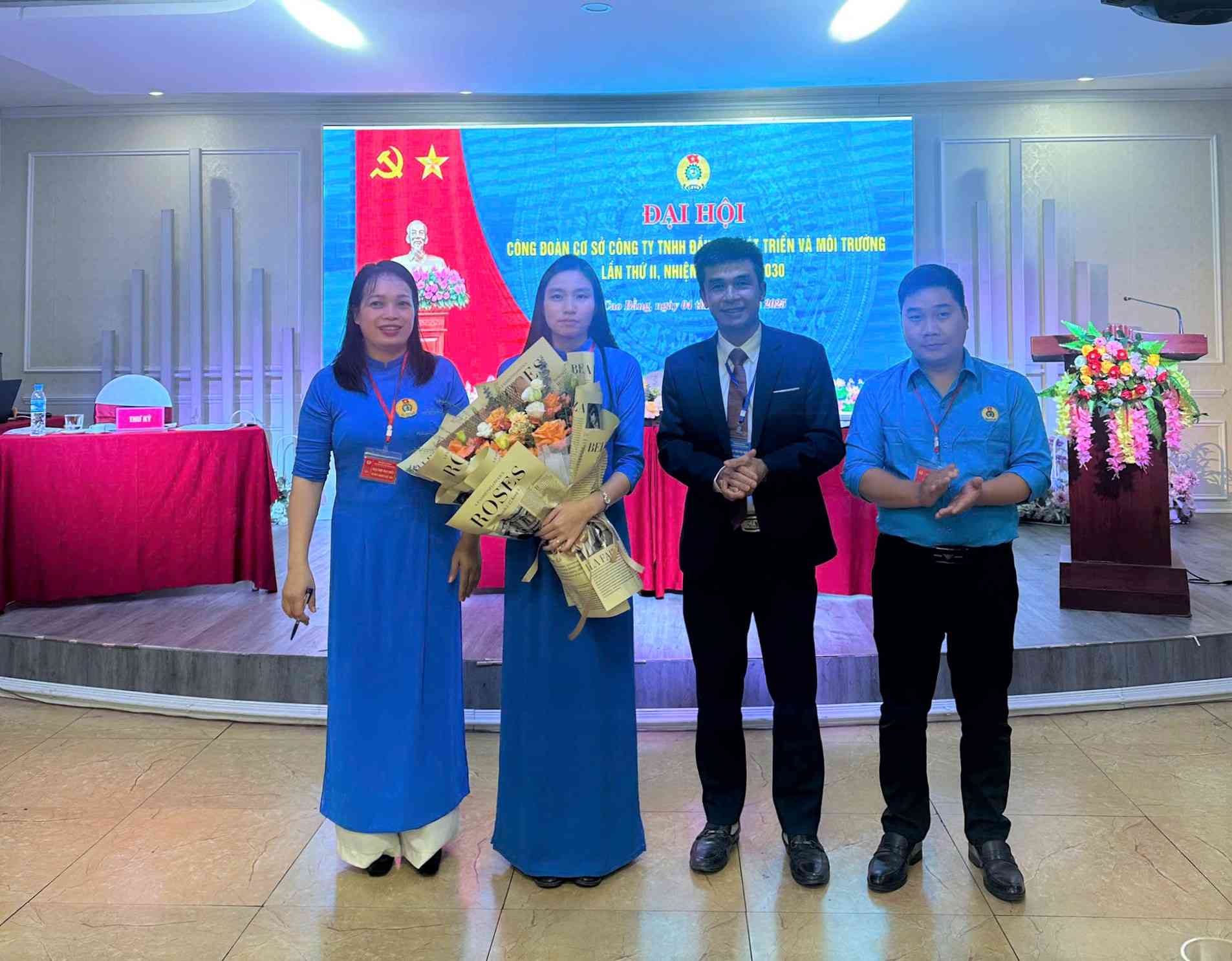 Dai hoi Cong doan co so Cong ty TNHH Dau tu Phat trien va Moi truong lan thu II vua duoc to chuc. Anh: Dam Tu