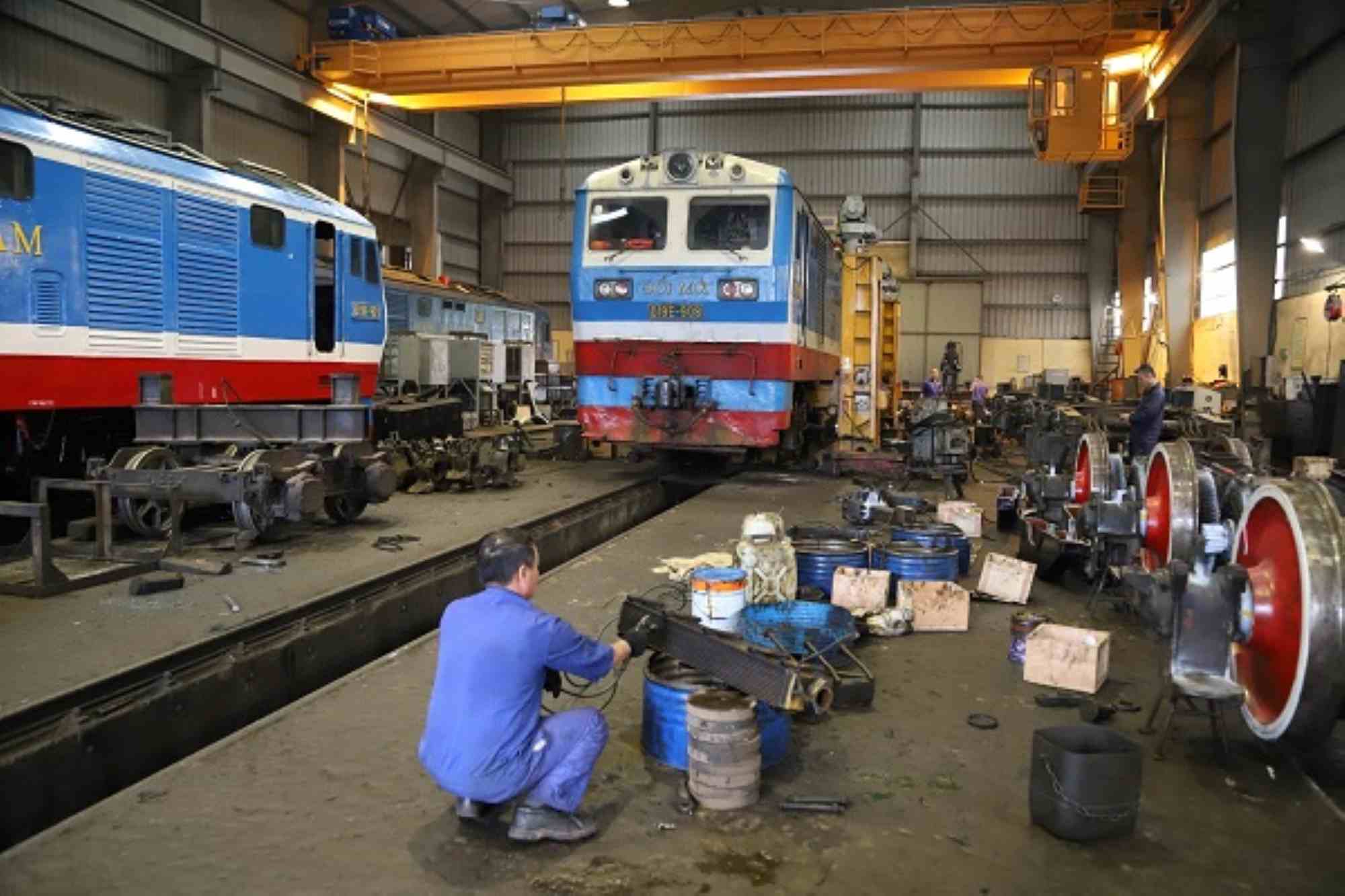 Actualmente las locomotoras y vagones del ferrocarril vietnamita son muy viejas. Foto: Xuyen Dong