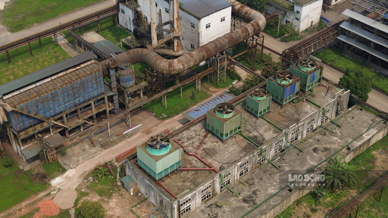 Speed up the progress of implementing the Politburo's conclusion, completing the plan to handle 4 weak projects. In the photo is Lao Cai Steel Gang Factory in Tang Loong Industrial Park. Photo: Dinh Dai