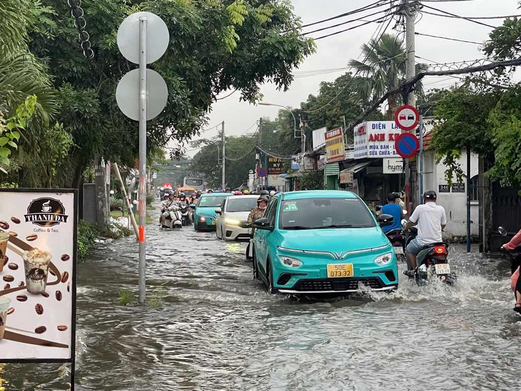 Trieu cuong o TPHCM vuot muc bao dong III. Anh: Thai Bao