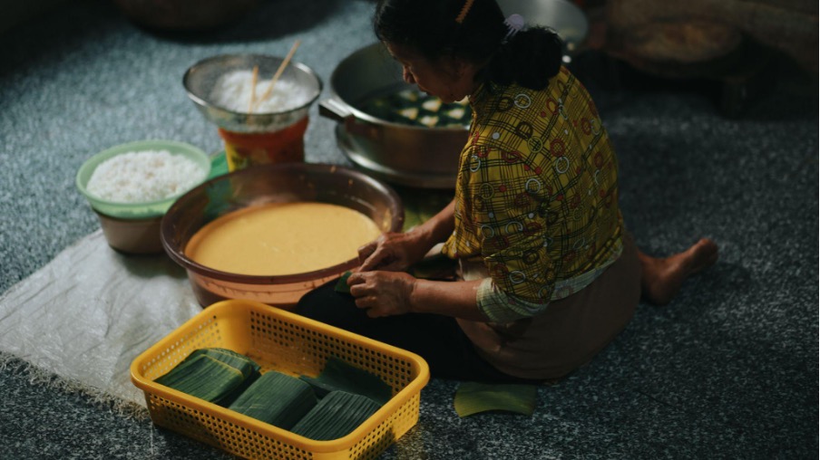 Goi banh bang la chuoi cung tao nen mui huong dac trung cua banh bo thot not. Anh: Nguyen Thanh Nhat