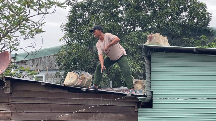 Nguoi dan phuong Ayun Pa chang cheo mai ton chong bao. Anh: Mai Chi