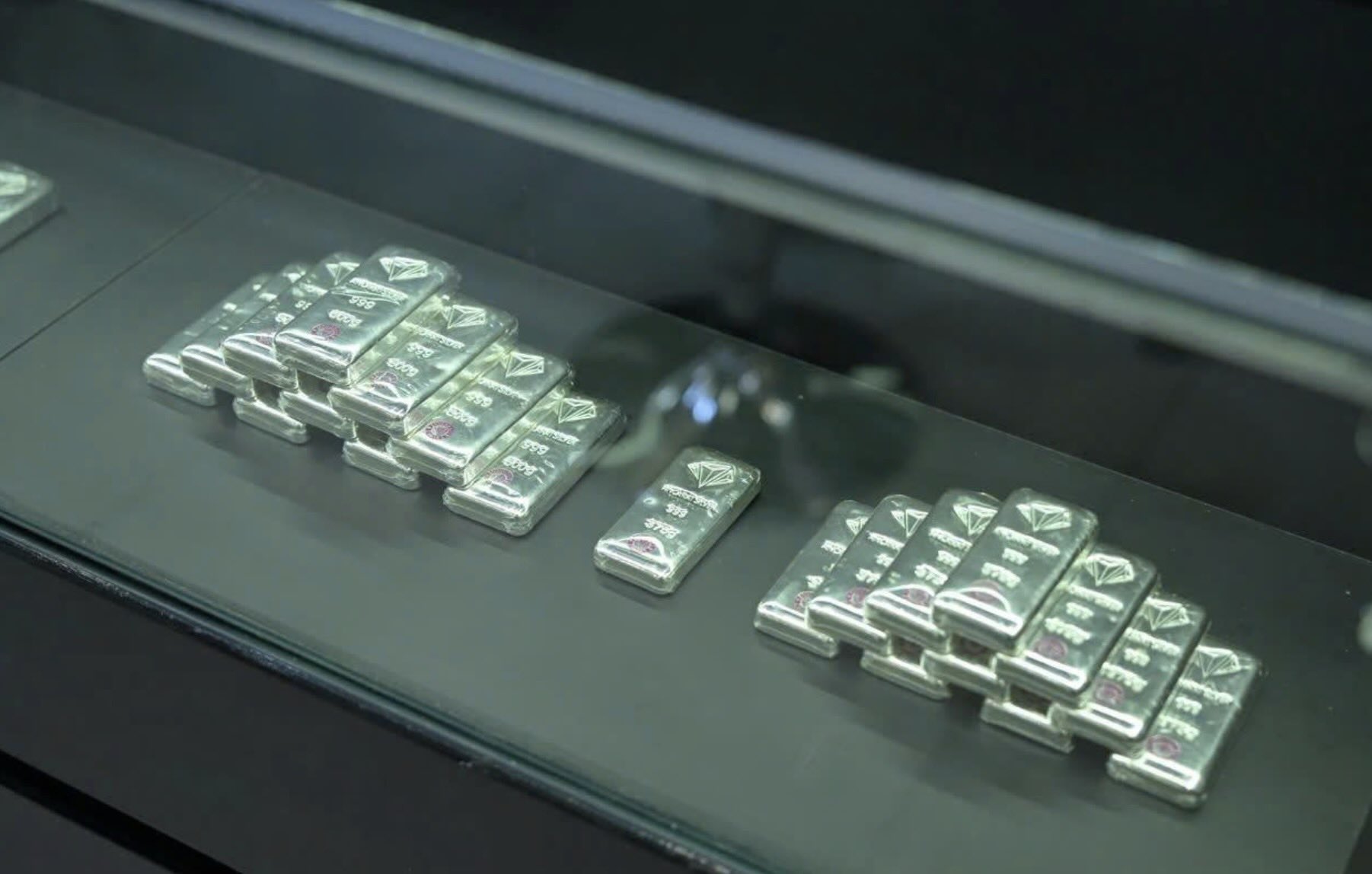 Bac thoi, bac mieng tich tru la nhung mat hang duoc nhieu nguoi ua chuong. Anh: Phuong Anh