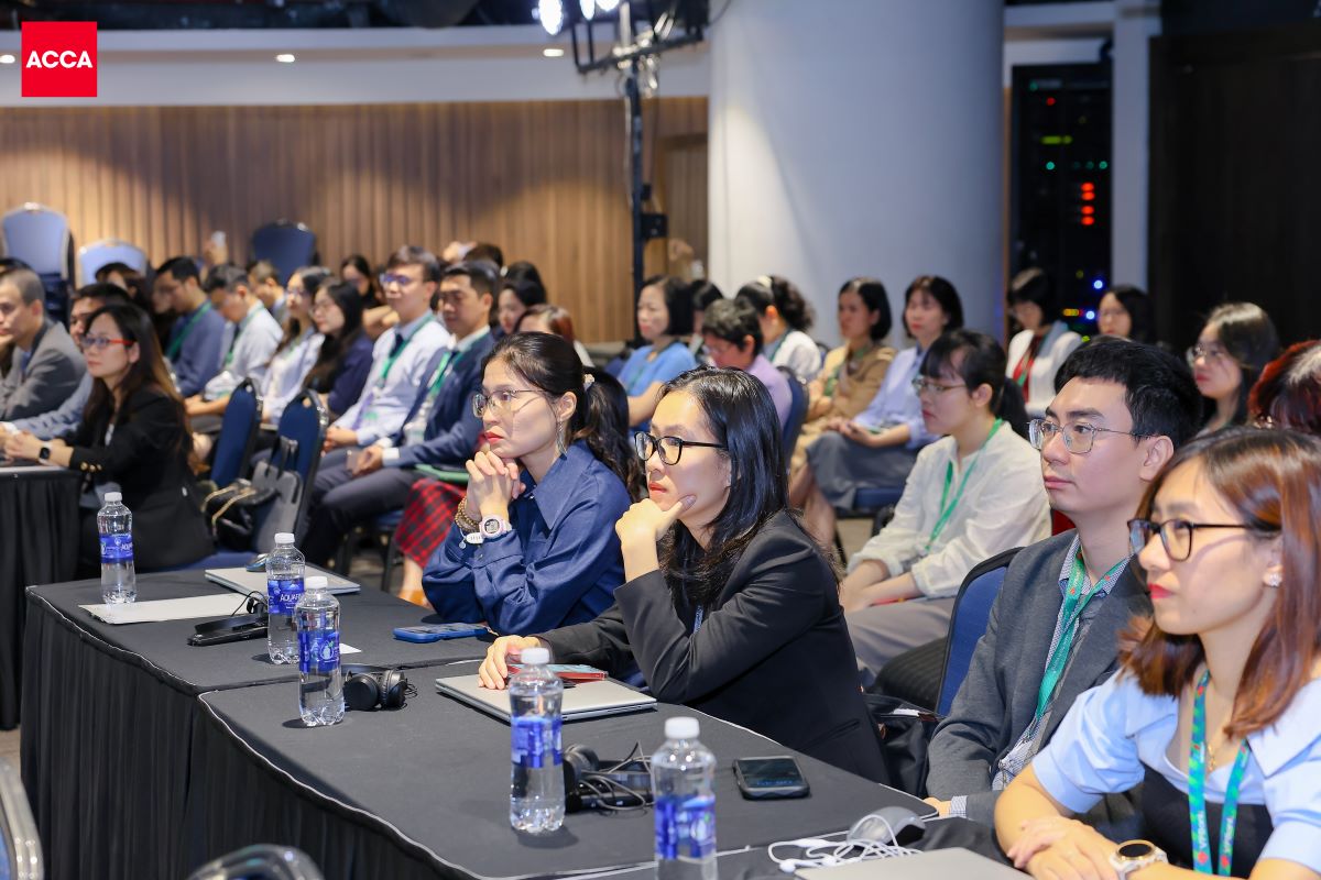 ESG duoc xem la buoc chuyen doi can thiet doi voi cac ngan hang. Anh: DNCC