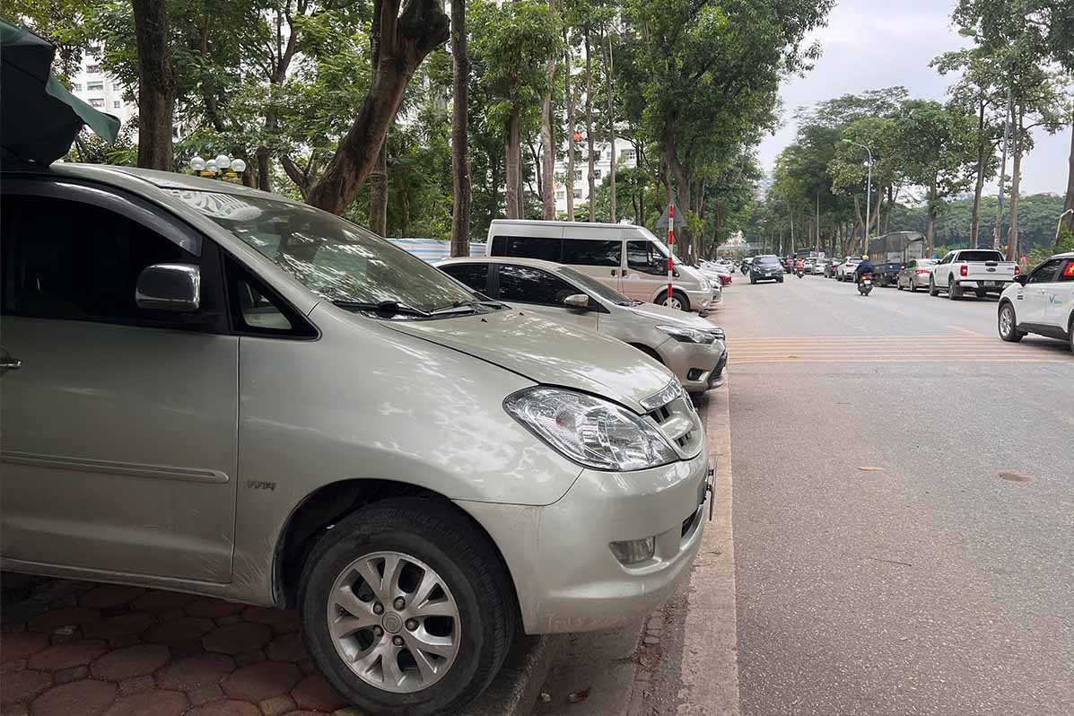 Ha Noi thieu bai xe thong minh de dap ung nhu cau cua nguoi dan. Anh: Tung Giang