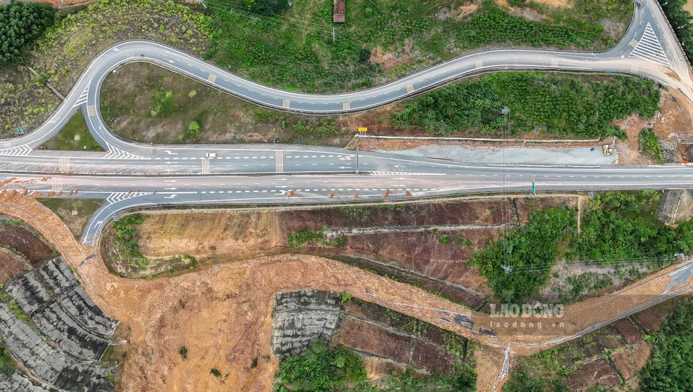 Sau nhieu no luc, tuyen chinh da thong xe, song cong tac khac phuc van tiep tuc keo dai.